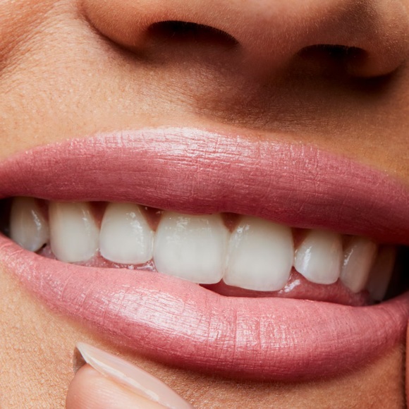 💋 ANGEL a MAC FROST LIPSTICK. RETAIL $23. **NEW IN BOX. - Picture 4 of 9